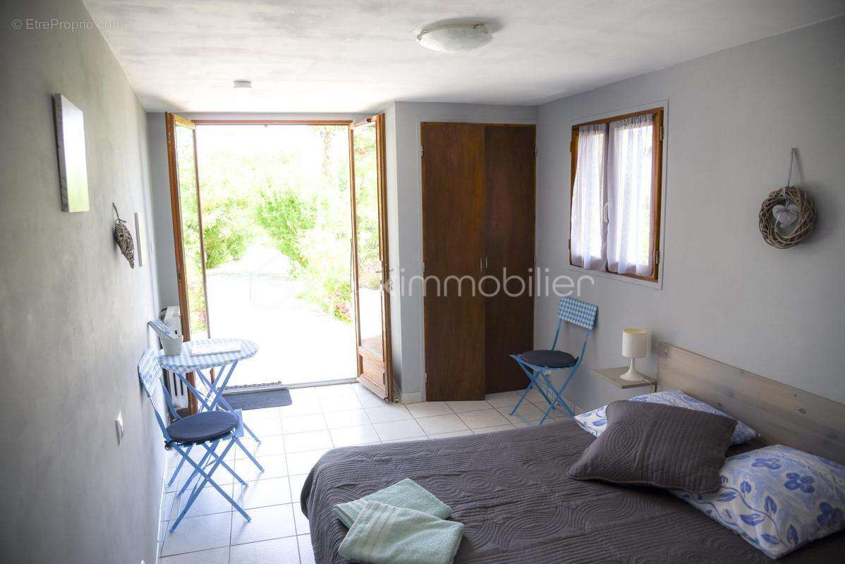 Ensemble immobilier de caractère en pierres 490m² avec activité locative rentable - photo 27