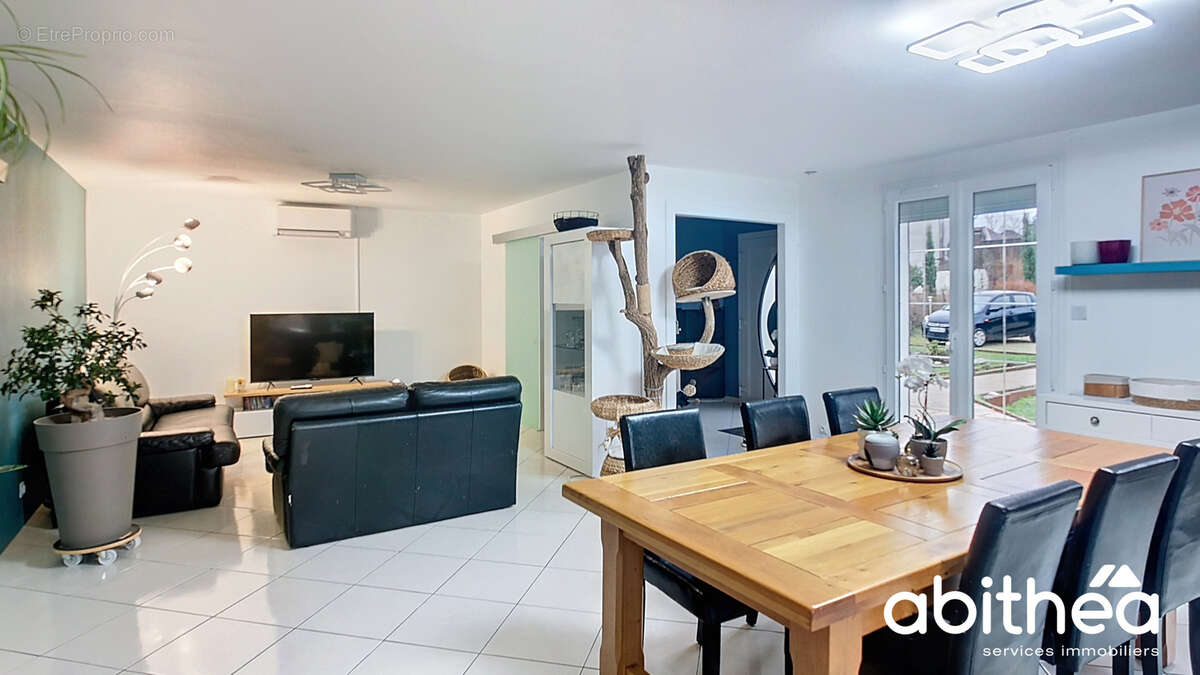 Maison à LAUBRESSEL