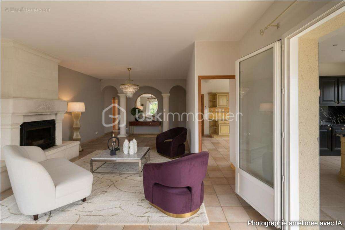 Belle villa de plain-pied avec annexes et piscine - photo 8