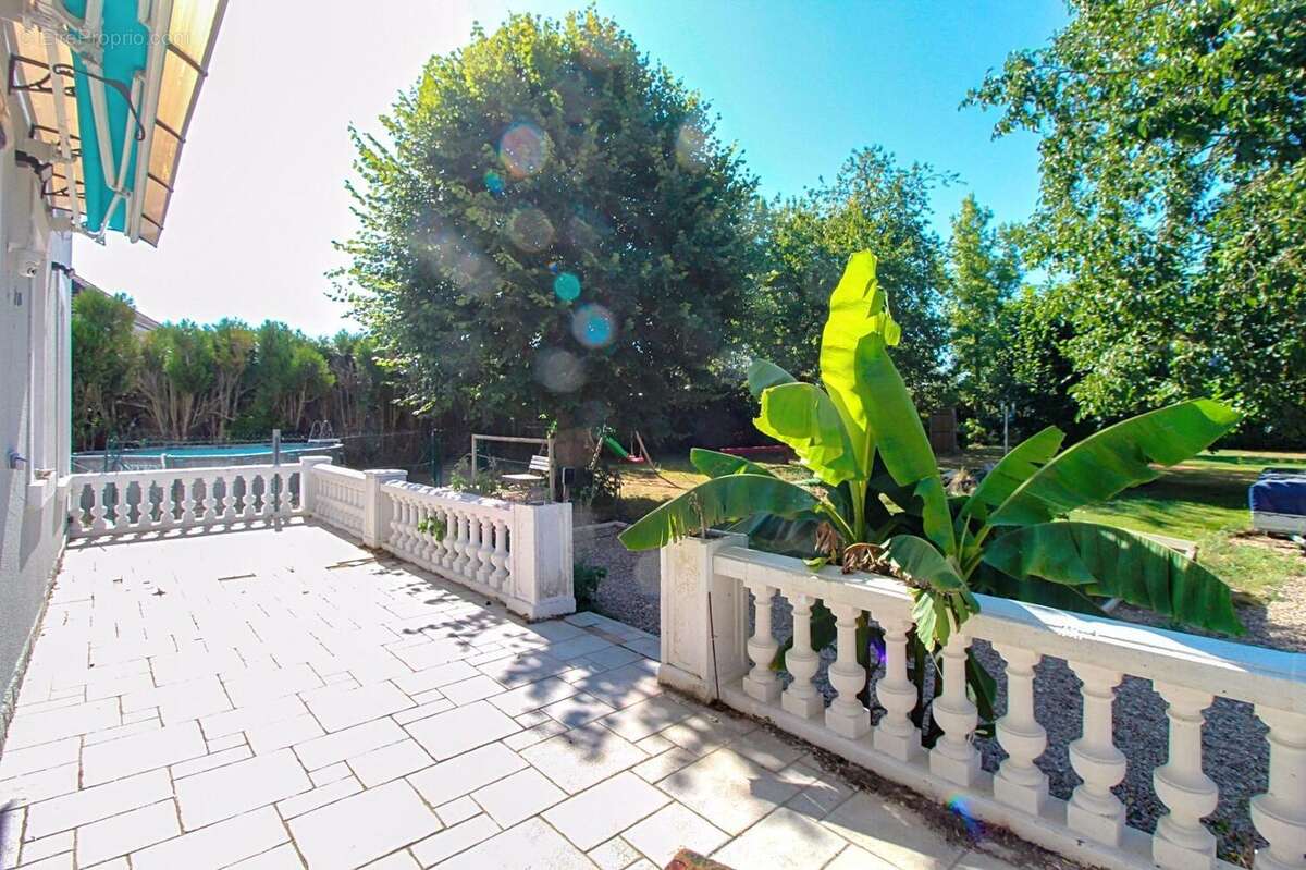 Photo 2 - Maison à MONTCEAU-LES-MINES