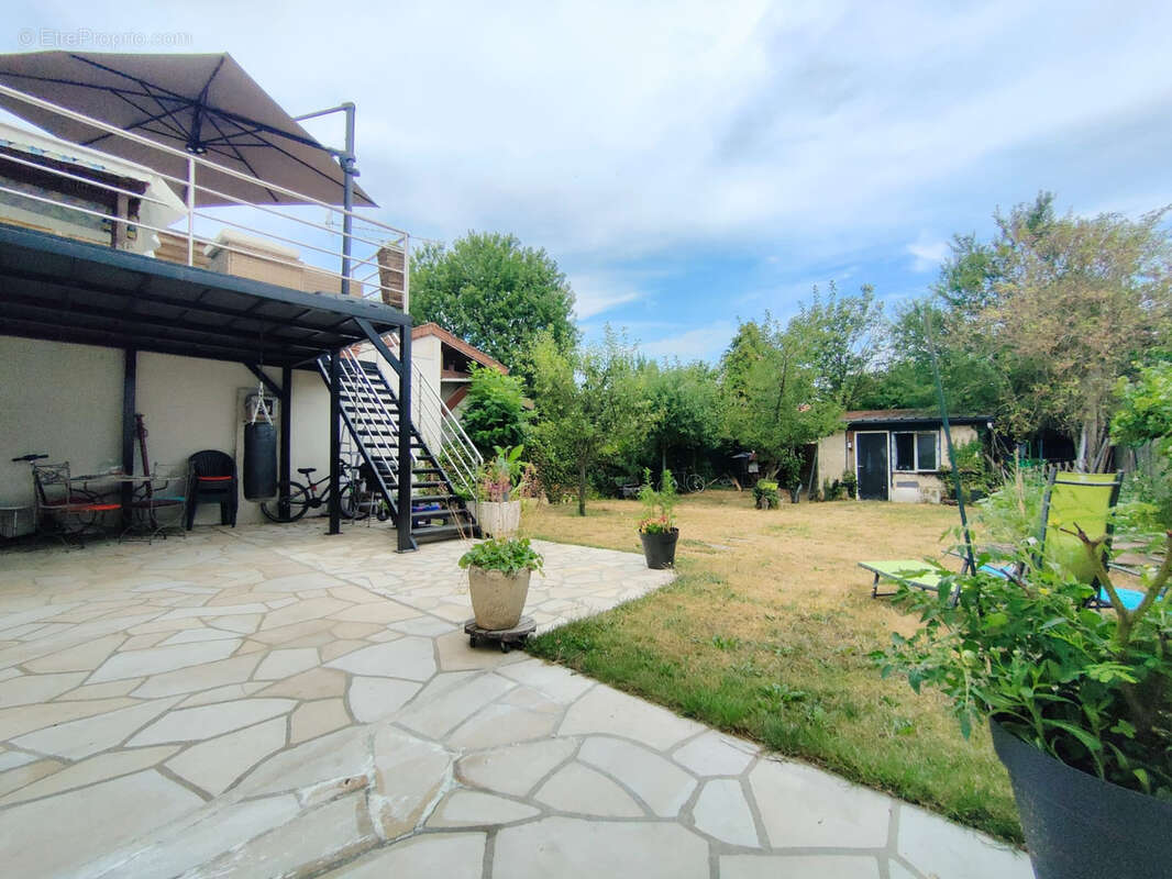 Maison de 171m2 édifiée sur sous-sol total - photo 8