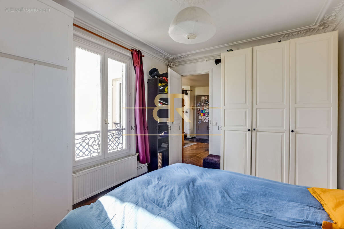 Appartement à PARIS-14E