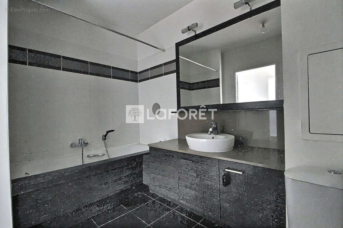 Appartement à vendre à Suresnes 2 pièces avec jardin privatif, terrasse et parking Résidence récente - photo 9