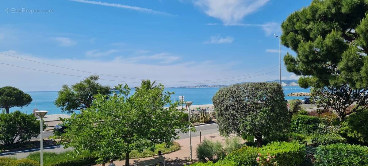 Appartement à SAINT-LAURENT-DU-VAR