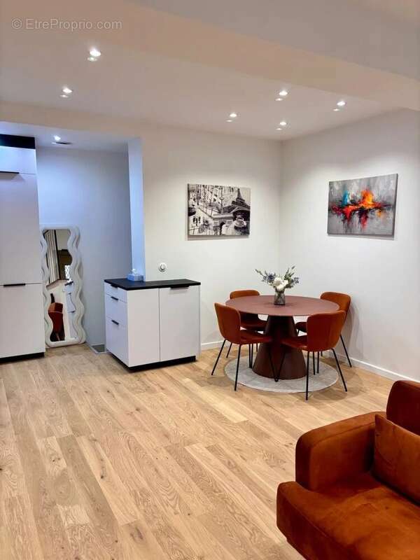 Maison à PARIS-18E