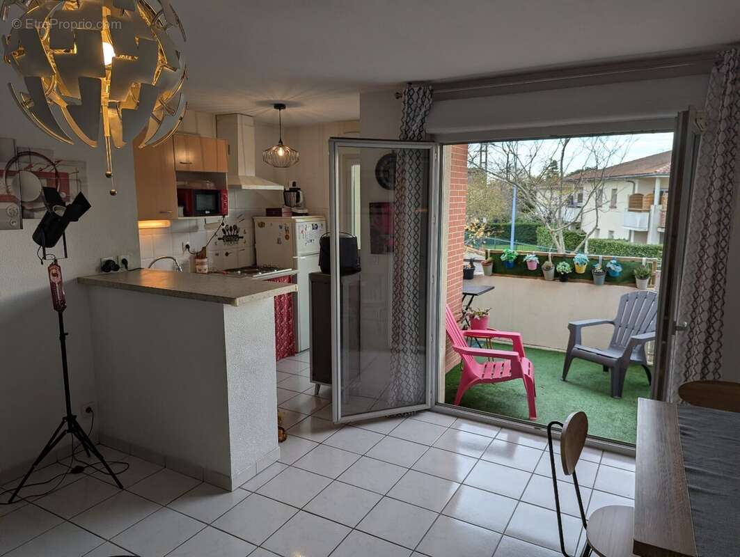 Appartement T3 57.74 m² avec balcon et piscine - photo 4