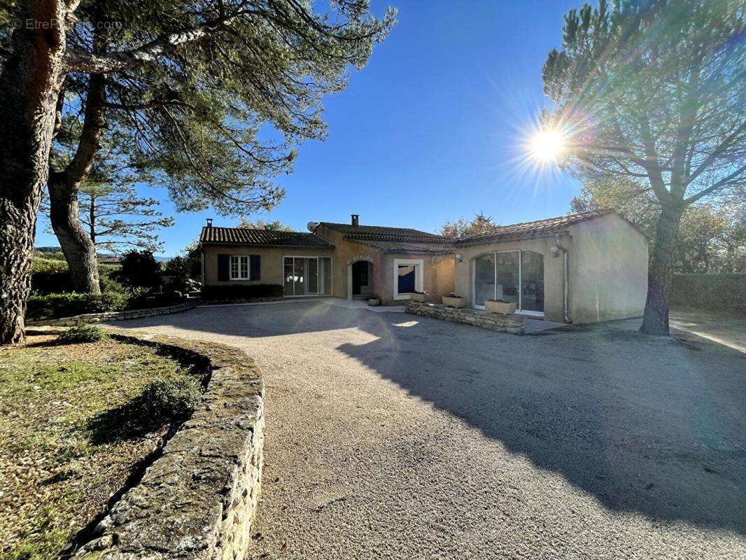 Maison à SAINT-SATURNIN-LES-APT