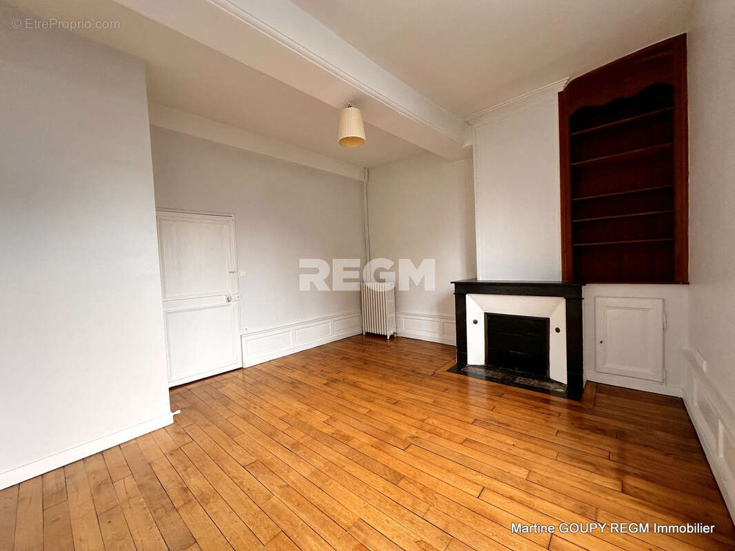 ORLEANS (45)   Centre / Cathédrale   Foncier sur 3 niveaux 360 m2 /sol - Investisseurs - photo 10