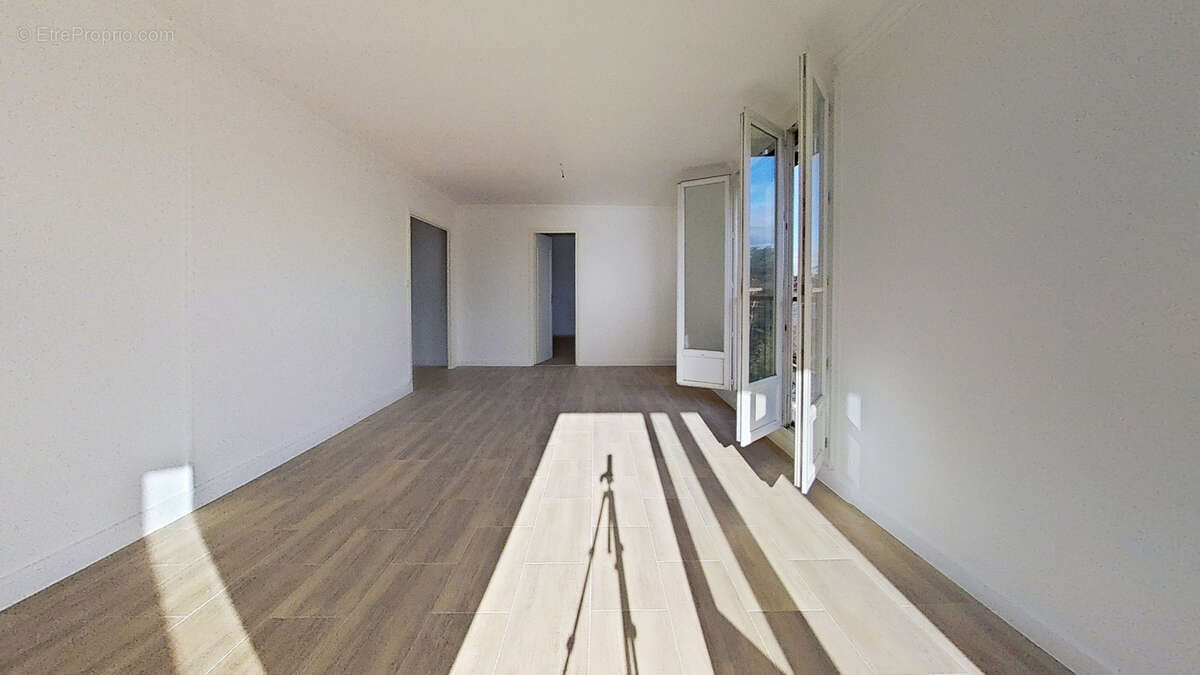 Appartement à TASSIN-LA-DEMI-LUNE