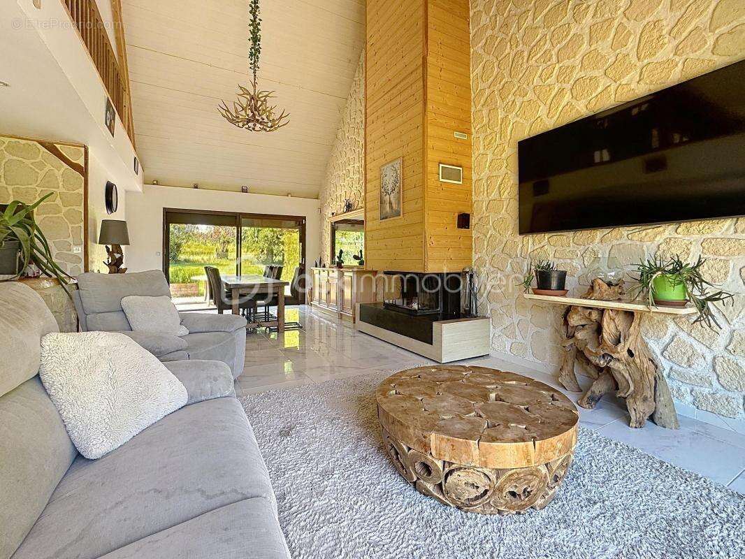 Maison à FRENEUSE-SUR-RISLE