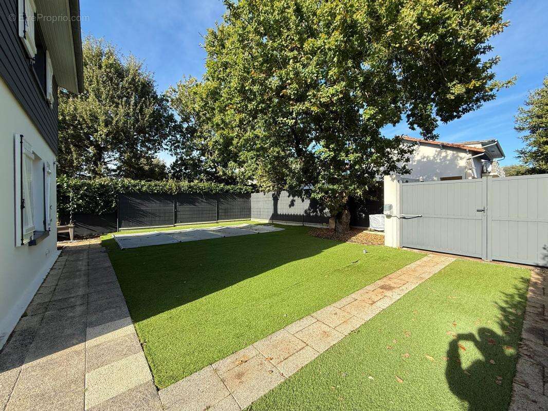 Maison à VAUX-SUR-MER