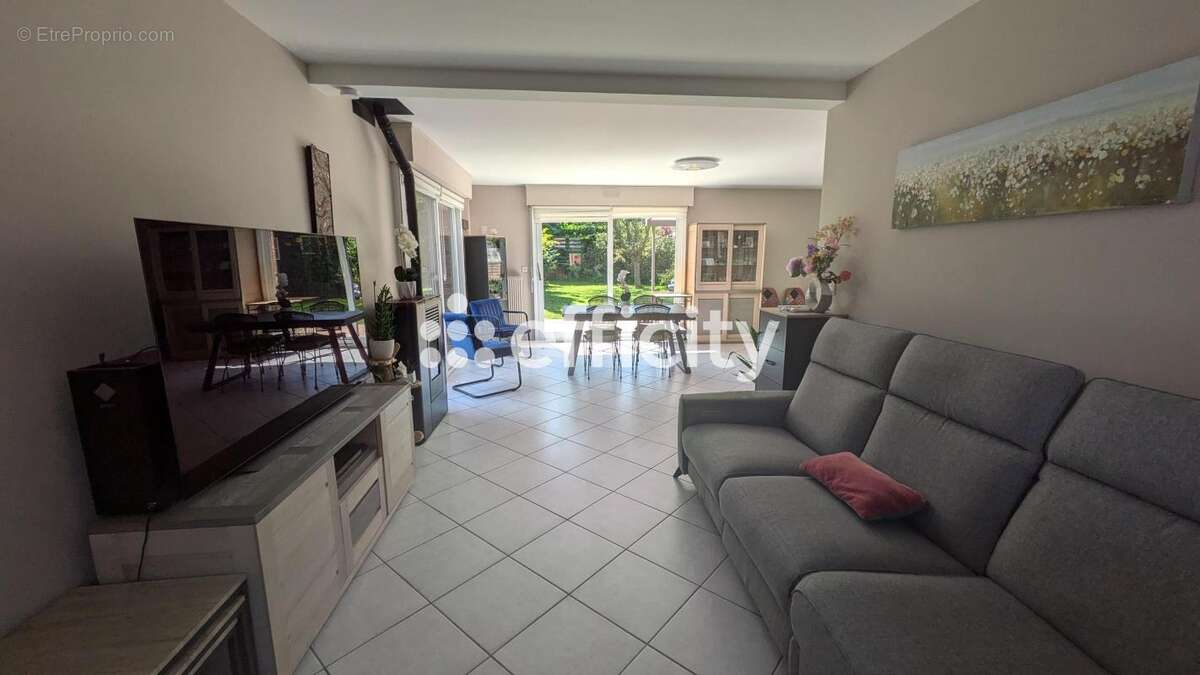 Maison à GONDECOURT