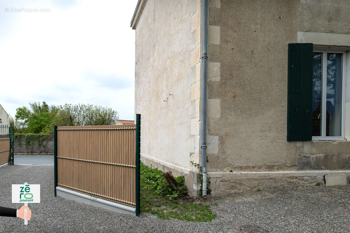 Maison à CHAMPAGNE-LES-MARAIS