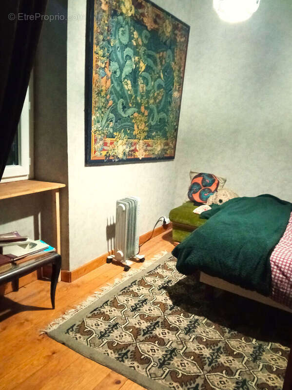 Maison à CHATEL-MONTAGNE