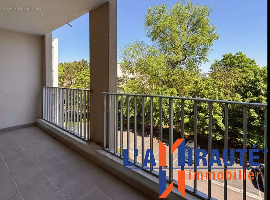 Appartement à SARTROUVILLE