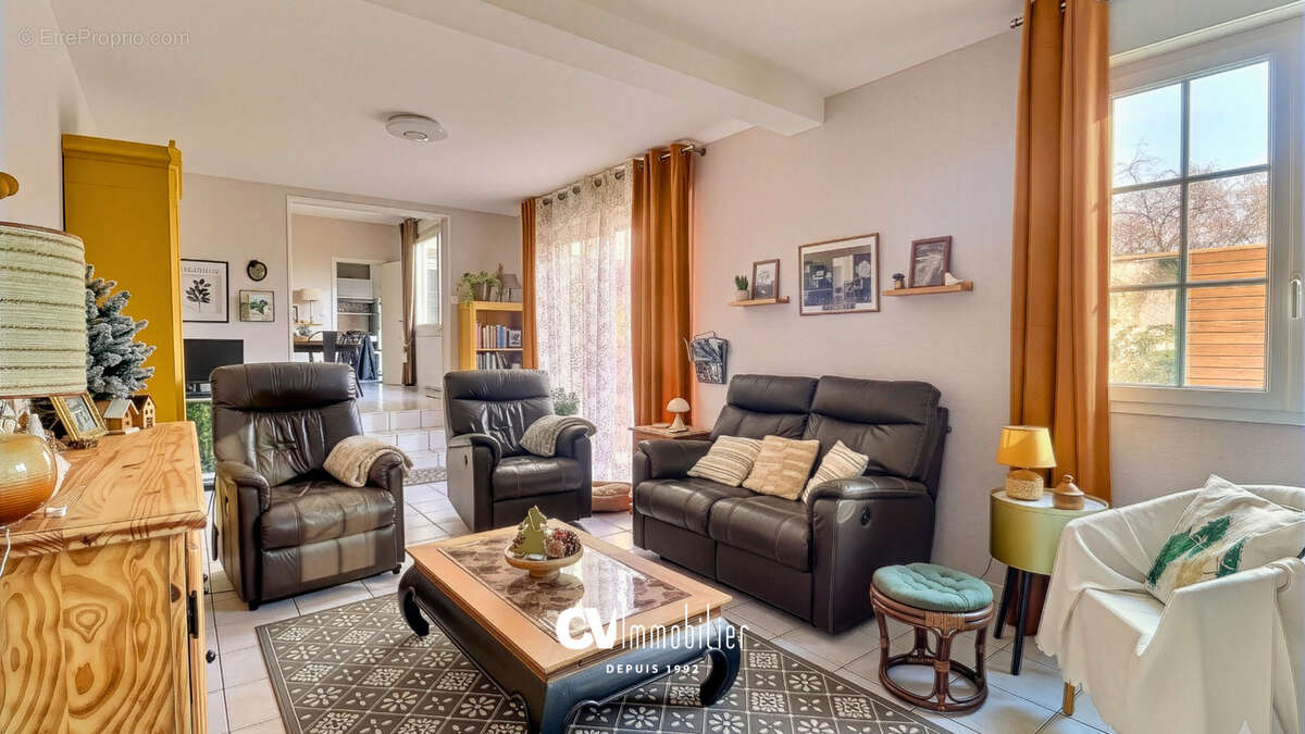 Maison à SAINT-PIERRE-DU-VAUVRAY