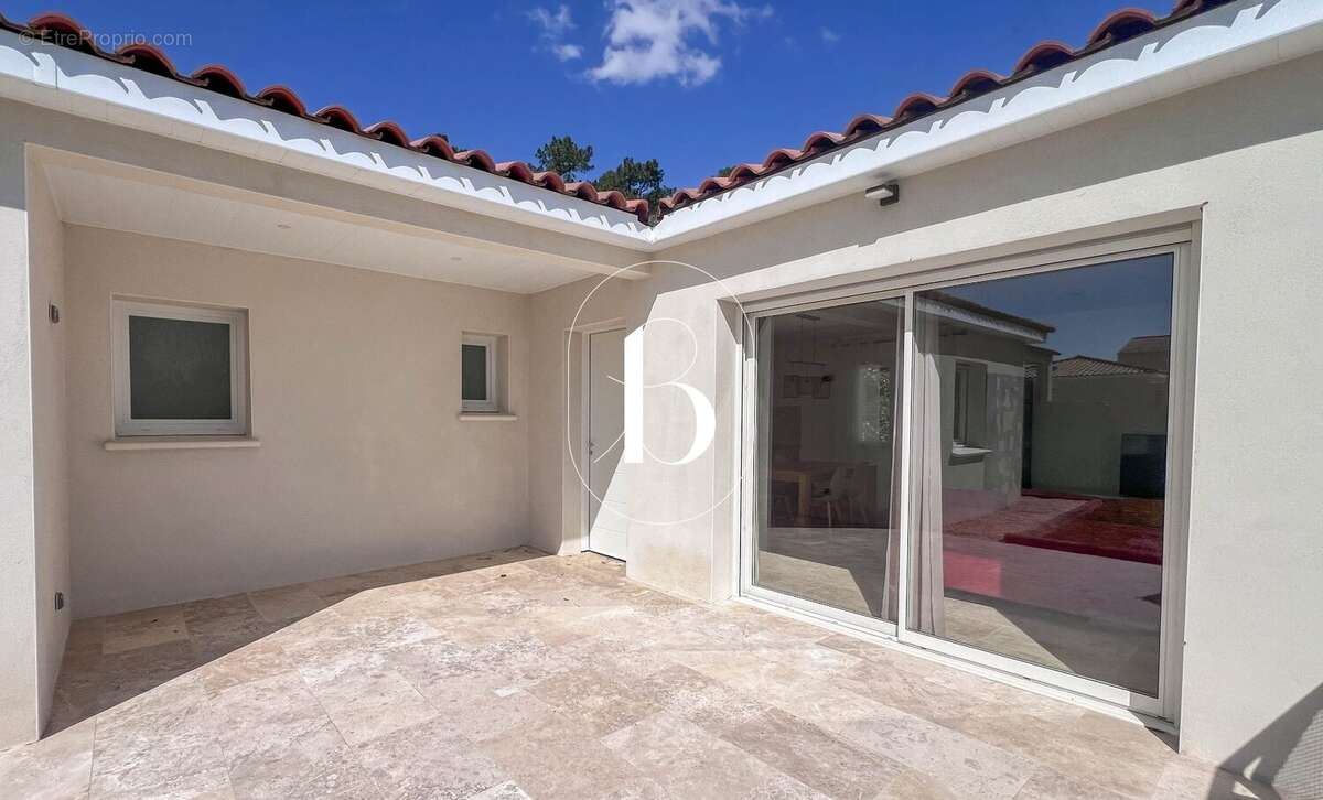 Maison à GOUDARGUES