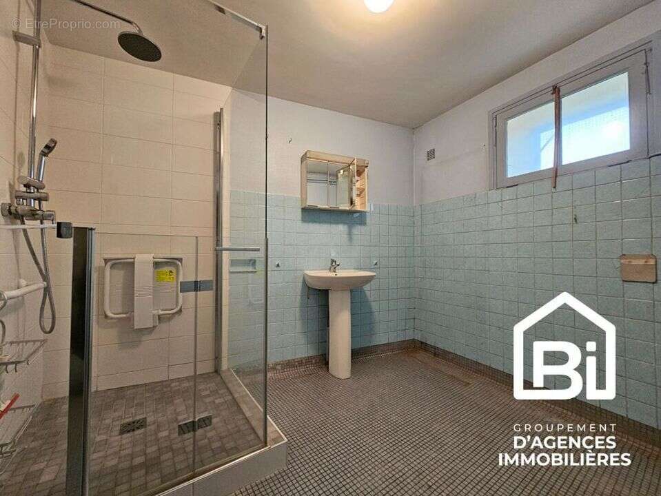 Maison à COLLEVILLE-MONTGOMERY