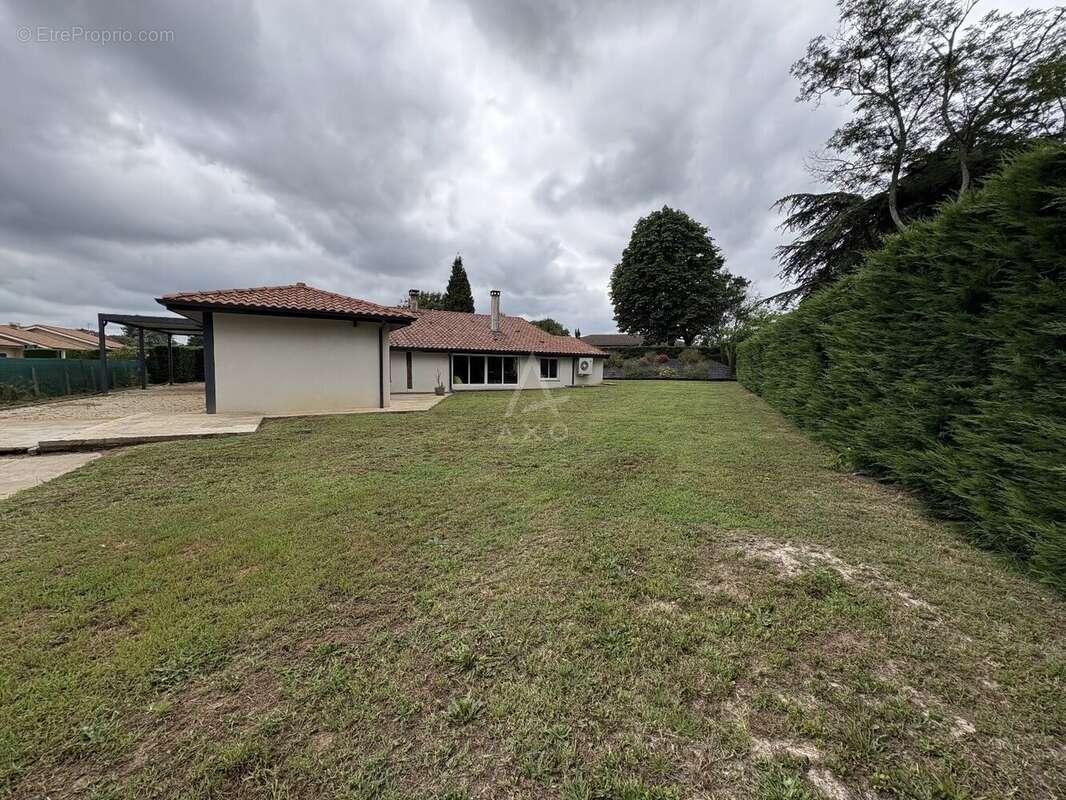 Maison à SARBAZAN