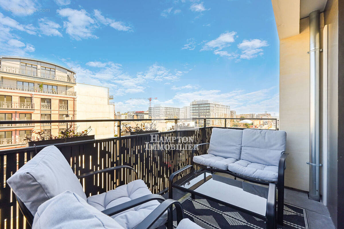 Appartement à COURBEVOIE