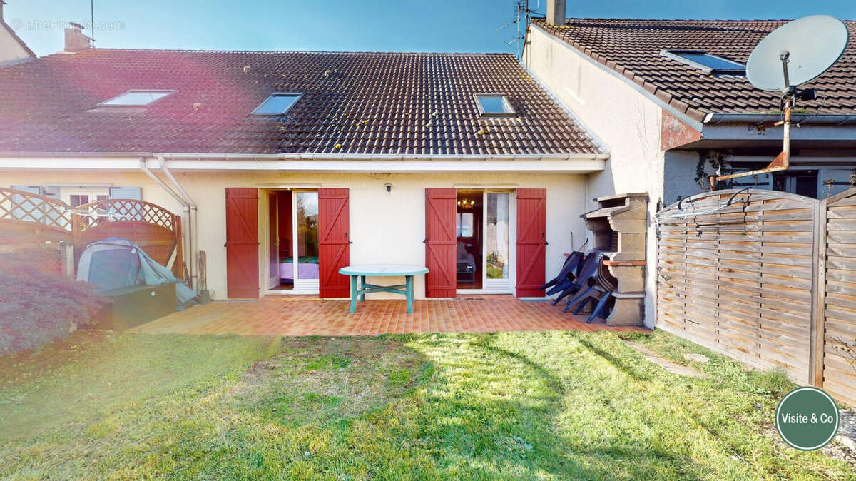 Maison à ARGENCES