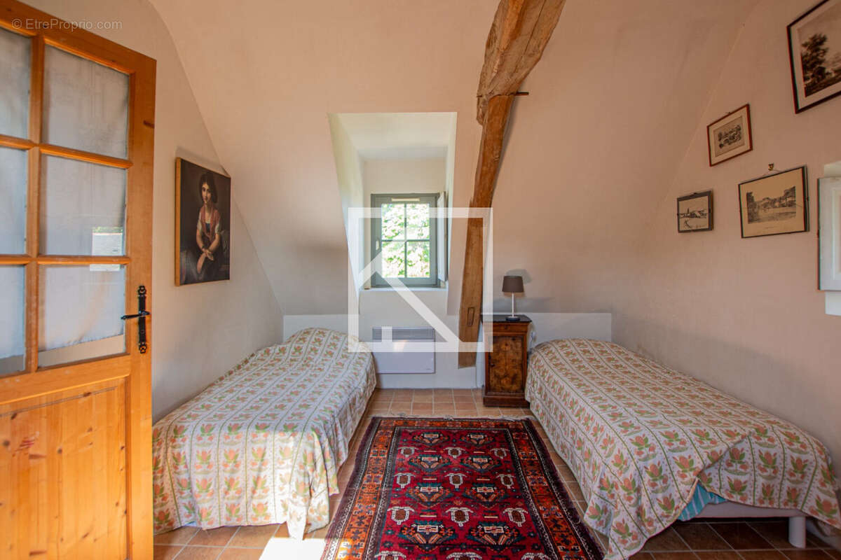 Maison à CORNILLE-LES-CAVES