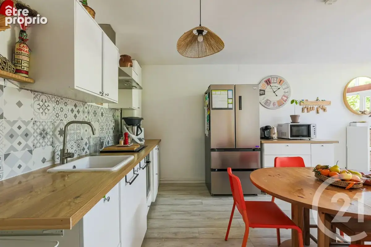 Appartement 83 m² à Fontaine  - photo 6