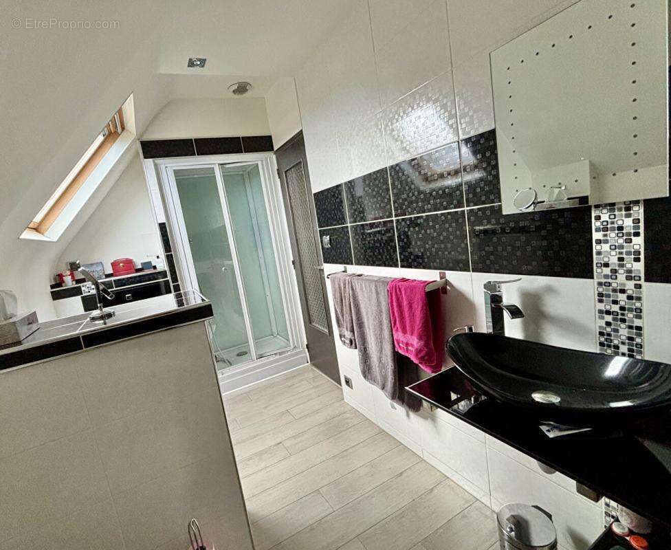 IMMACULEE BOURG- garage - jardin- 101 m2 - photo 9