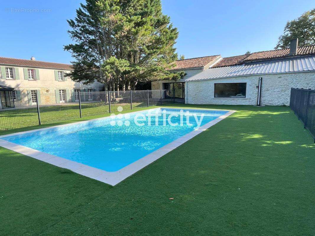 Maison 360 m² à Bignay  - photo 2