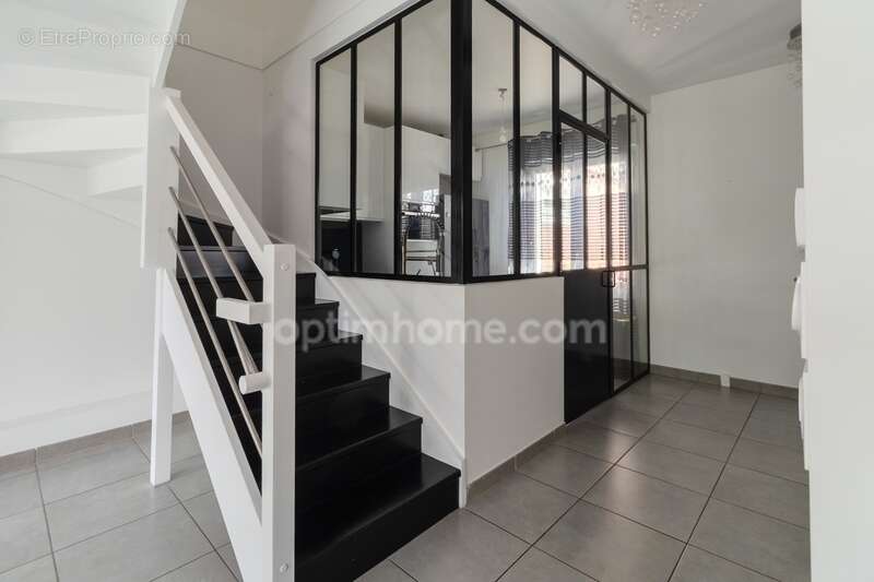 Appartement à LE BLANC-MESNIL