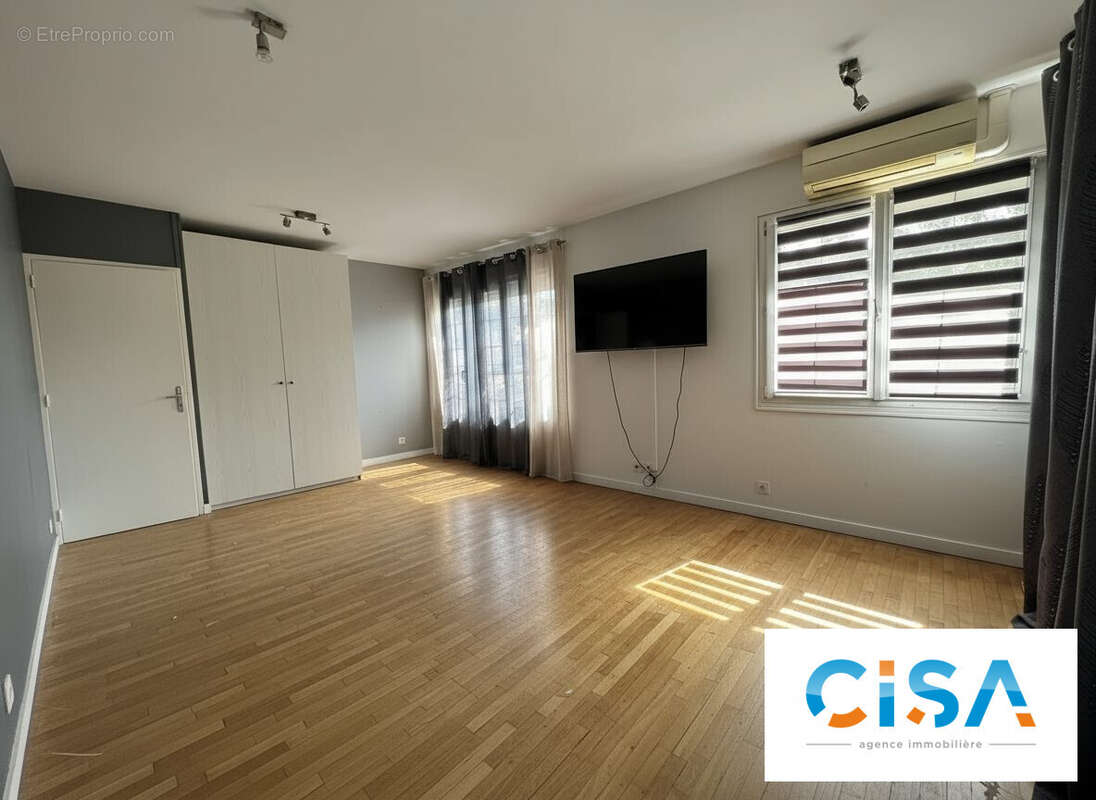 Maison 166 m² à Verneuil-En-Halatte  - photo 7