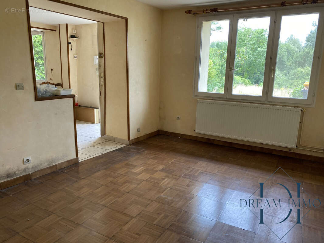 Maison à AMENUCOURT