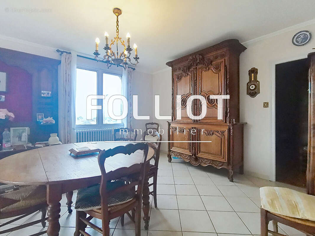 Maison à JULLOUVILLE