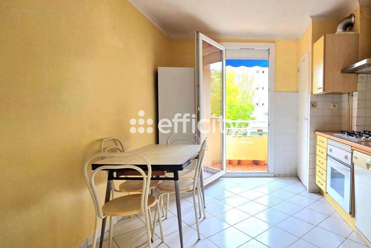 Appartement à MARSEILLE-8E