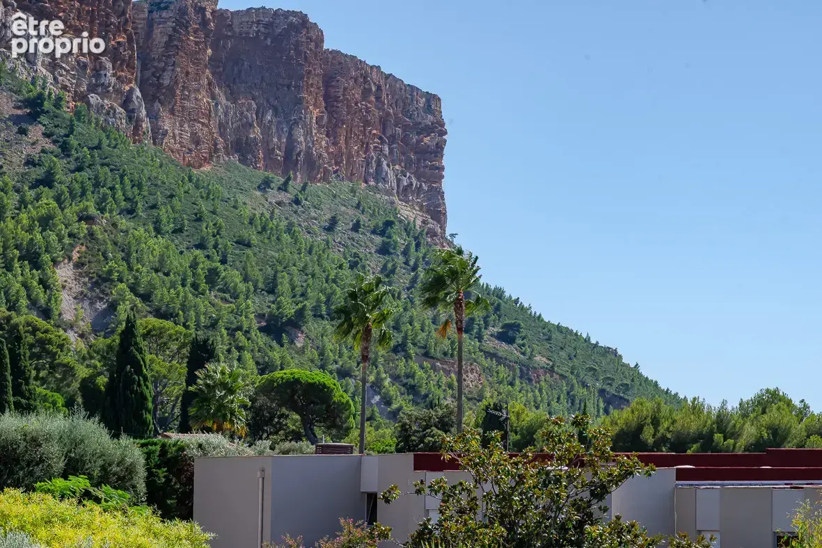 13260 Cassis , au premier étage de la résidence : « Grand Large », Joli T2 de 42 m2 plus terrasse/loggia de 10 - photo 3