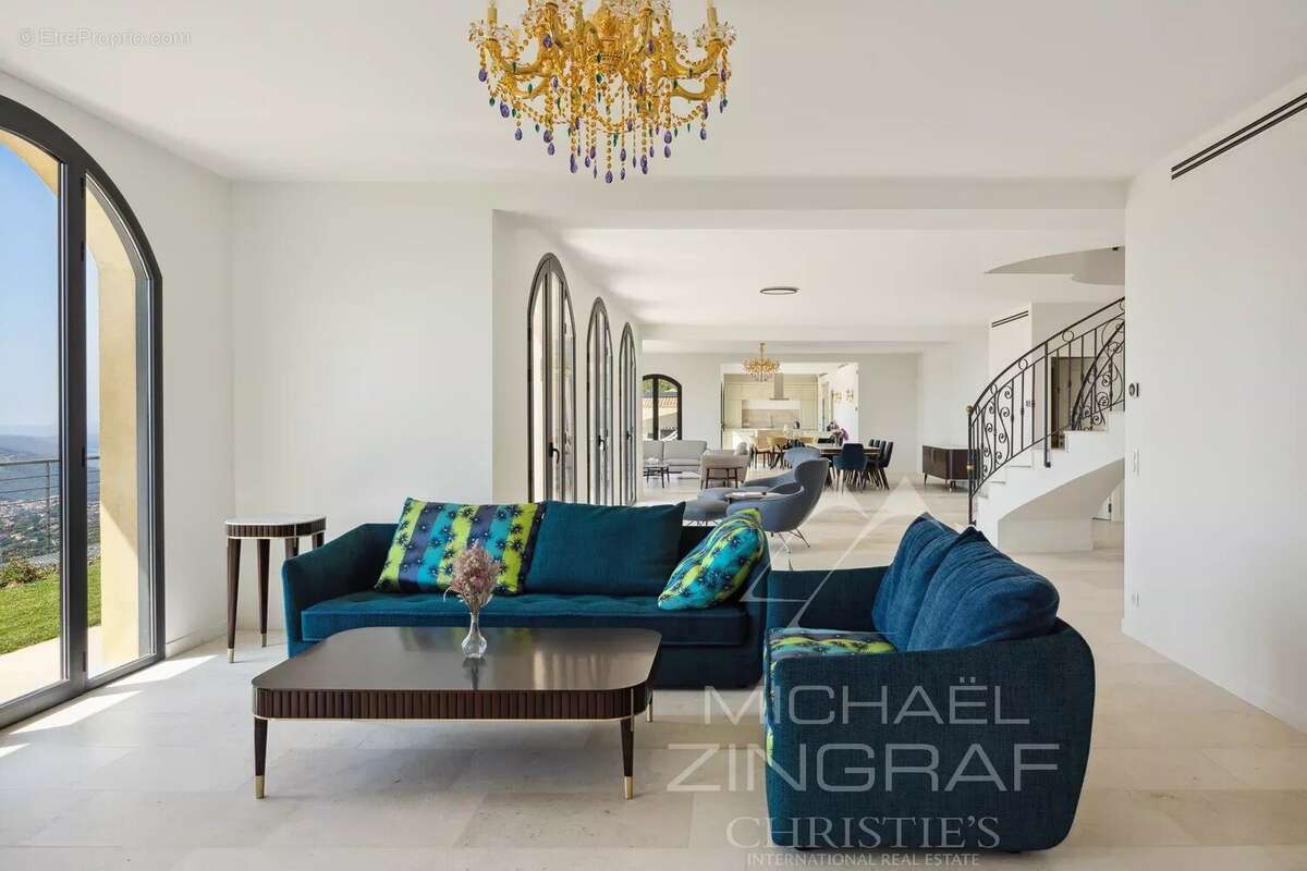 Villa au style épuré sur les balcons de la Riviera - photo 6