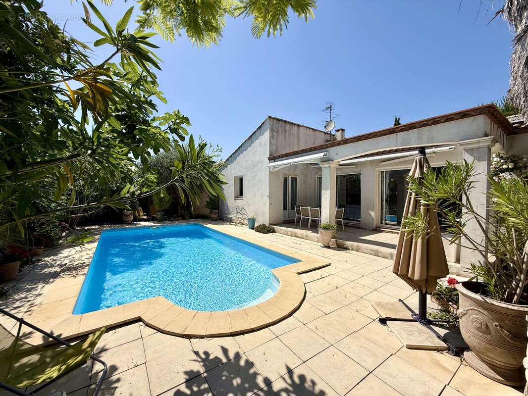 Villa indépendante de plain-pied avec 5 chambres et piscine - photo 12