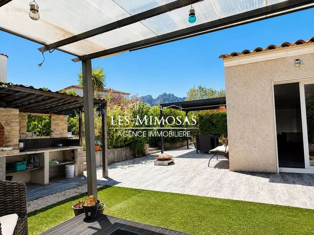 Maison à ROQUEBRUNE-SUR-ARGENS
