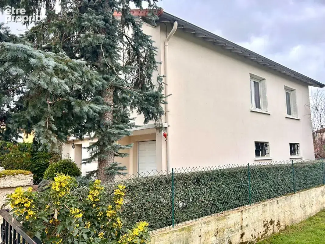 ROANNE Maison individuelle avec sous-sol complet sur terrain clos et arboré - photo 9