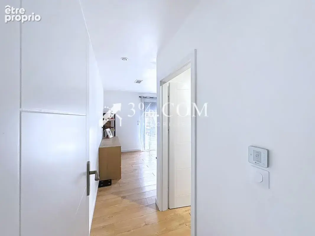 Belle maison contemporaine 6 pièces de 148 m2 avec piscine - photo 18