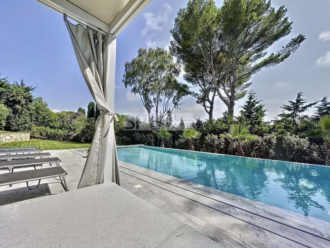 Maison à MOUGINS