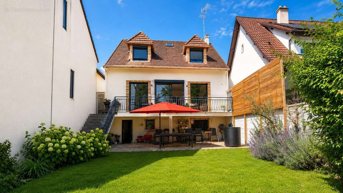 Maison 167 m² à Creteil  - photo 2
