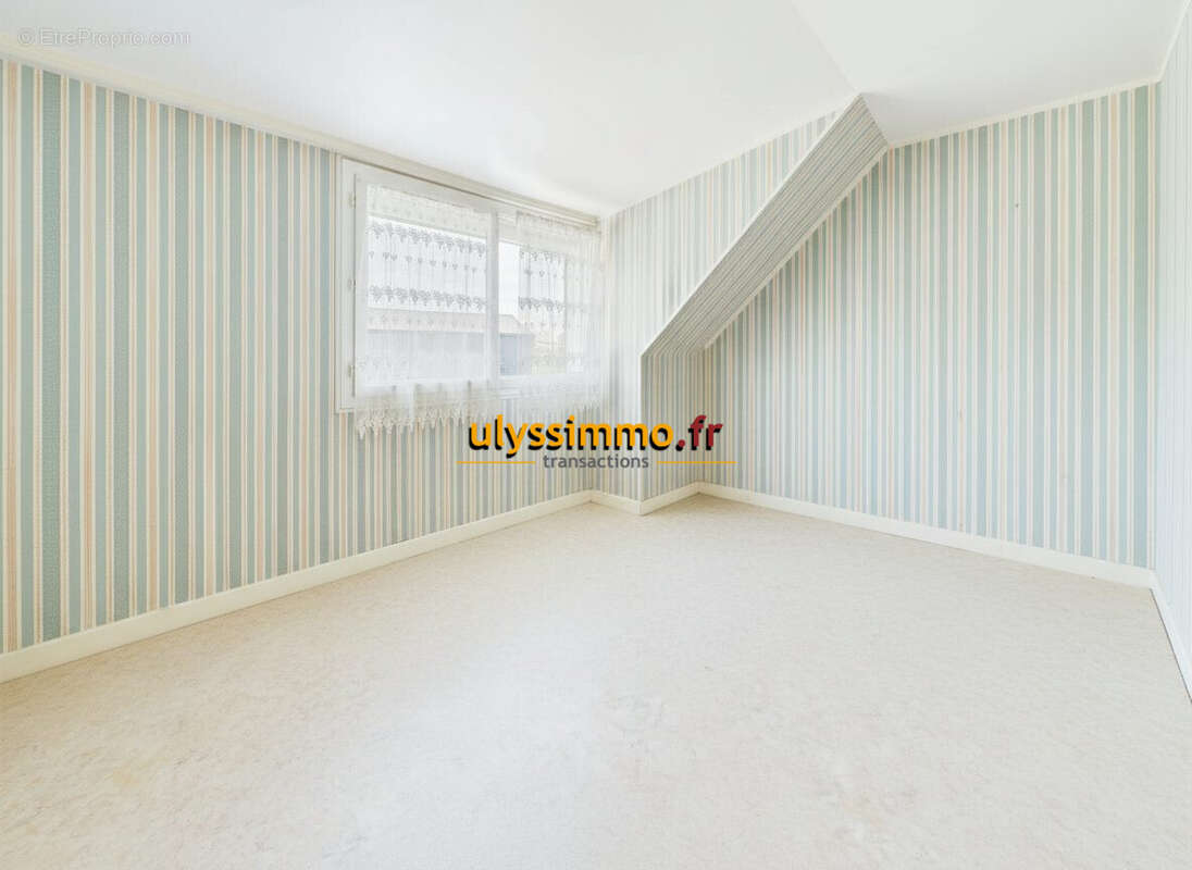 Maison à ROSIERES-EN-SANTERRE