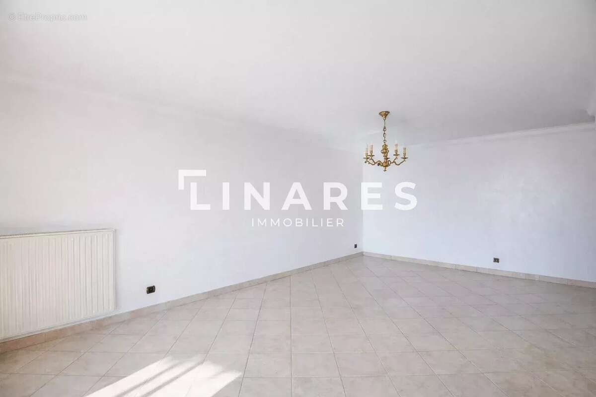 Appartement à MARSEILLE-4E