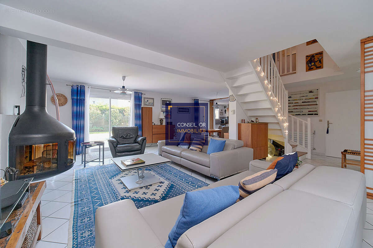 Maison à SAINT-GENIS-LAVAL