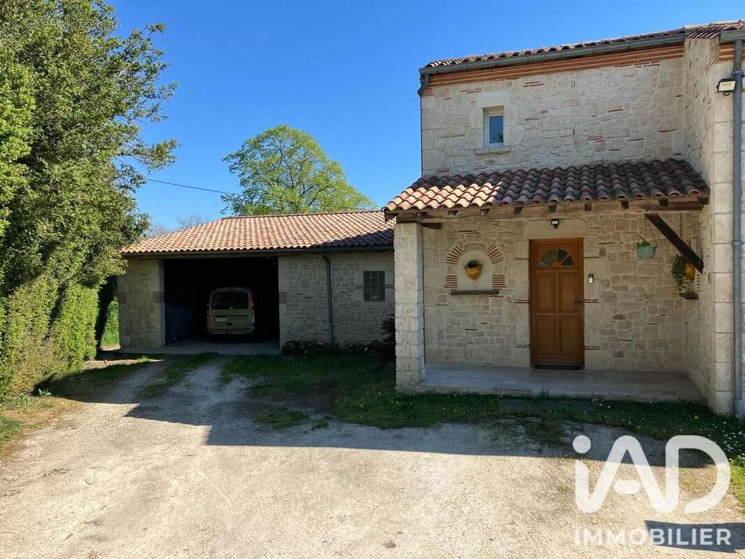 Maison 215 m² à Sainte-Colombe-De-Villeneuve  - photo 3