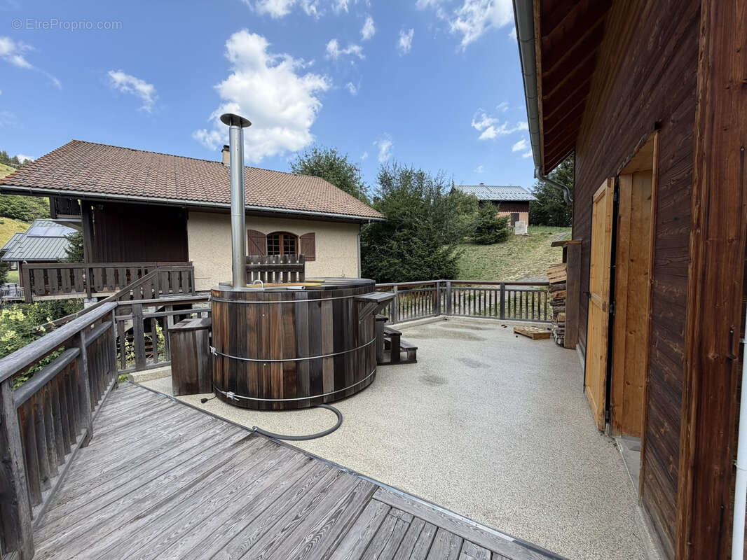 Emplacement idéal pour ce chalet au pied des pistes de ski ! - photo 35