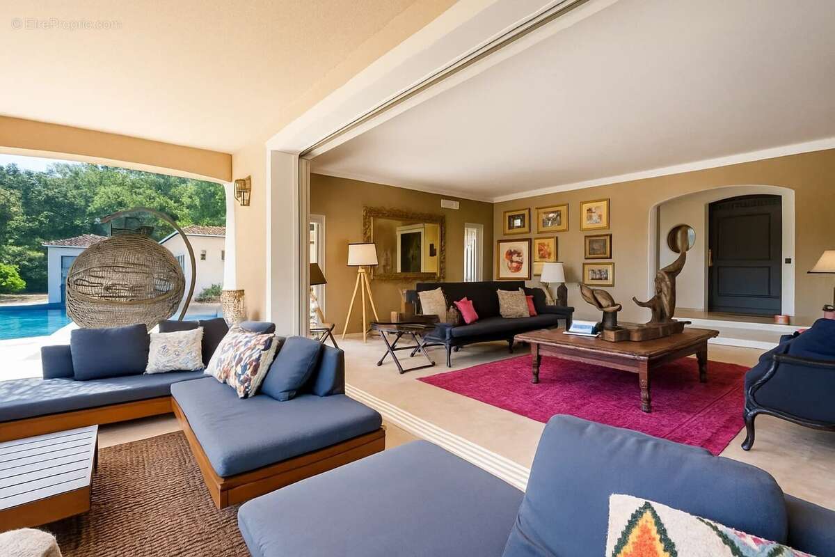 Maison à BORMES-LES-MIMOSAS