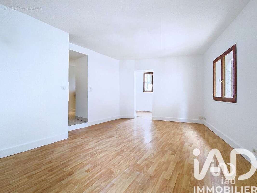 Photo 6 - Appartement à SAINT-CYR-L'ECOLE