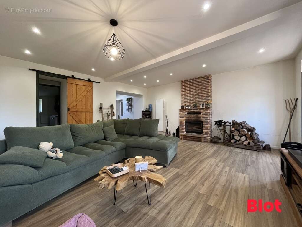 Maison à LE SEL-DE-BRETAGNE